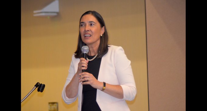 Earls delivers address during Freedom Fund Gala