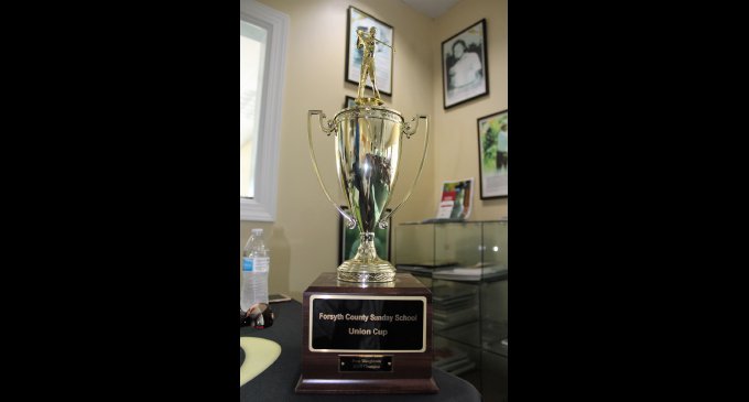 Organization holds golf tournament to support youth