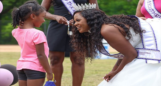 Princess’ visit thrills little girls during community day event