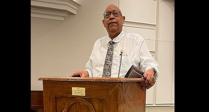 Dr. Charles Fort holds poetry reading at Arbor Acres